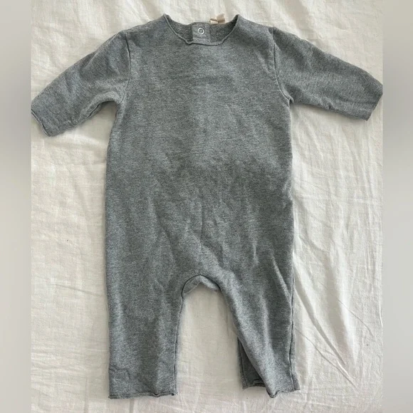 Pair of Gray Label onesie suit/rompers 6-9 months - Picture 2 of 6